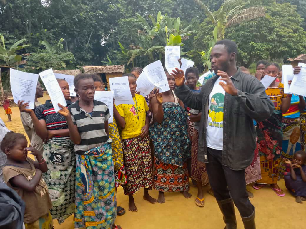 EPENA RDC renforce l’alphabétisation et l’autonomisation des femmes autochtones pygmées à l’Équateur